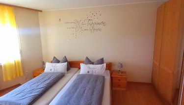 Eifel Urlaub mit Hunden Ferienhaus Schwalbennest Schalkenmehren - Foto 4