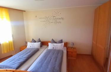 Eifel Urlaub mit Hunden Ferienhaus Schwalbennest Schalkenmehren - Foto 4