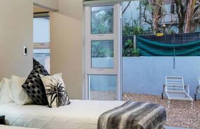 Camps Bay Holiday Apartment in Secure Complex With Private Pool and Parking Houghton Views - Foto 33