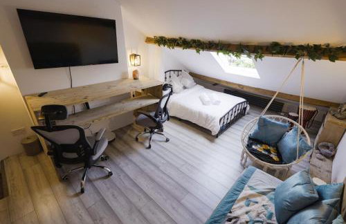 Quirky & cosy 1 or 2 bedroom house in peaceful village - Photo 30