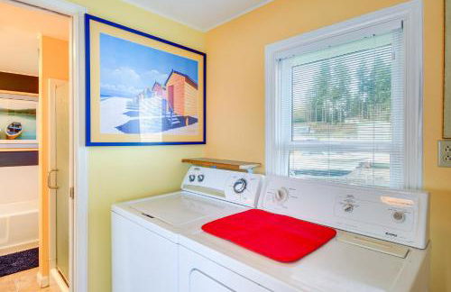 Bayfront Port Hadlock Retreat with Grill and Deck! - Foto 13