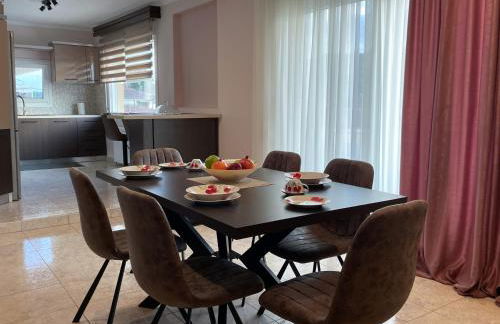 Aristides Guesthouse - Photo 9