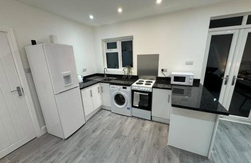 Private cinema studio guest house with garden - Foto 8