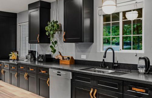 Spacious Cozy and Renovated Mountain Retreat - Foto 21