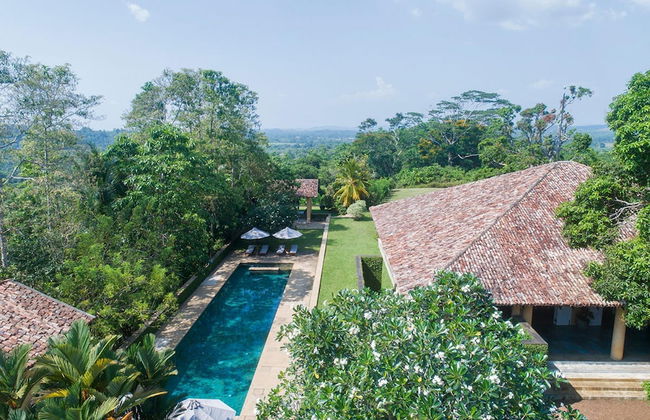 Historically Important Architecturally Stunning Hilltop Villa - Photo 2