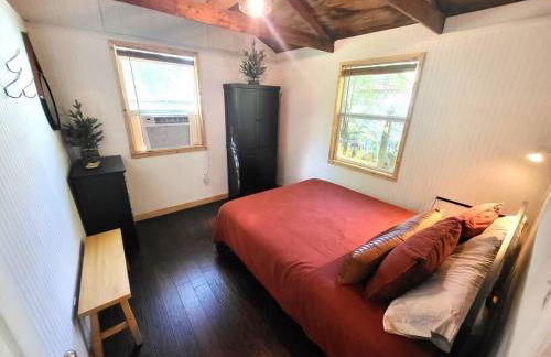 River Daze Cabin - A cozy cabin right on the river - Foto 8