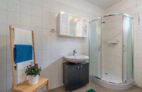 Villa Marilu, modern villa with pool near the sea - Foto 30