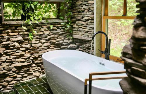 Stunning Catskills Cabin - Photo 63