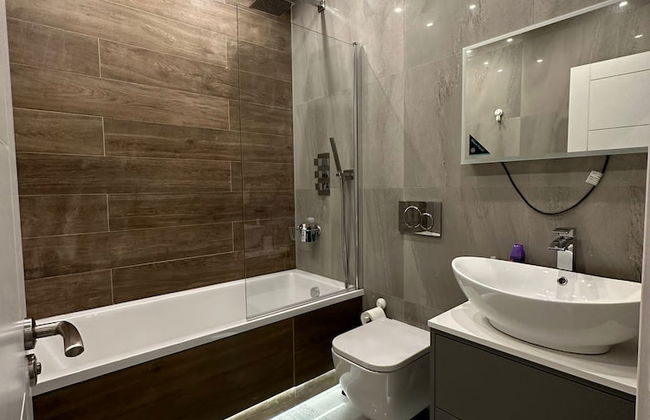 Themed Stunning 1-bed Apartment in London - Foto 8