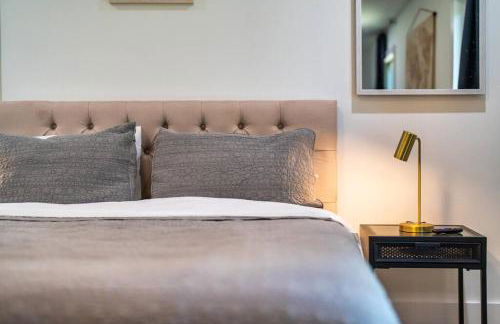 The Gateway - 6BED W Two Houses GameRoom & Pool - Photo 32