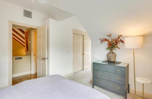 Hot Tub and Balcony Rainbow Retreat Near Wineries! - Foto 21