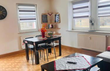 Super Monteurwohnung mit Balkon und Parkplatz, bei Bayreuth ruhig, 4 Betten Wifi, Küche - Foto 14