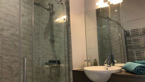 2 Bedroom cottage with Beautiful views over the Mendips - Foto 4, towels, Shower