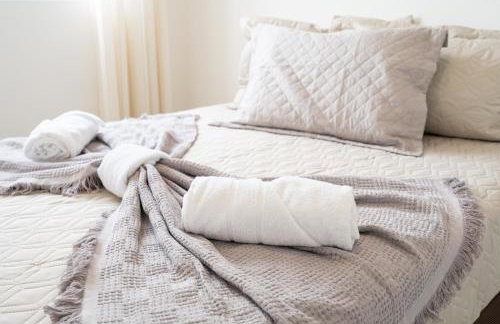 Apartamentos a 150 M DA PRAIA com SACADA, WI-FI, PISCINA, PORTARIA 24h, PLAYGROUND e vaga de GARAGEM - Foto 25