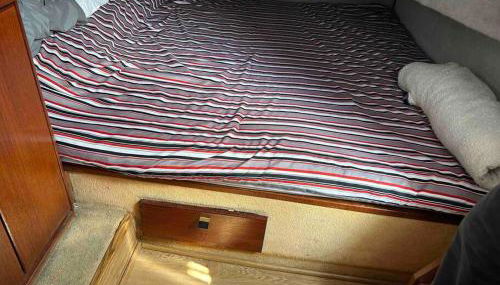 Waterfront 32' Bayliner Yacht - Photo 4