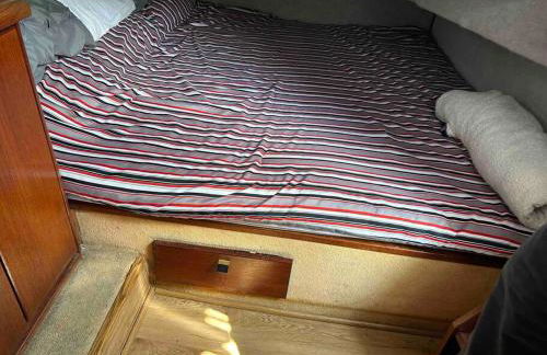 Waterfront 32' Bayliner Yacht - Photo 4