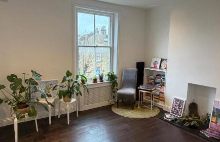 Bright, Spacious, Charming & Fully Equipped Victorian Flat in Quiet Brixton - Foto 4