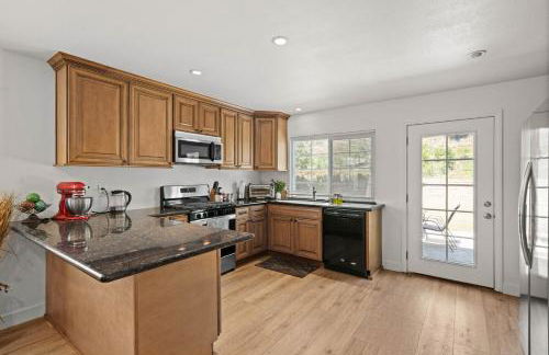 Fun Family Retreat Games, Massage Chair & Yard - Foto 23