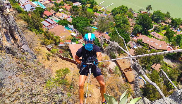 Haciendo rápel en Valle de Bravo