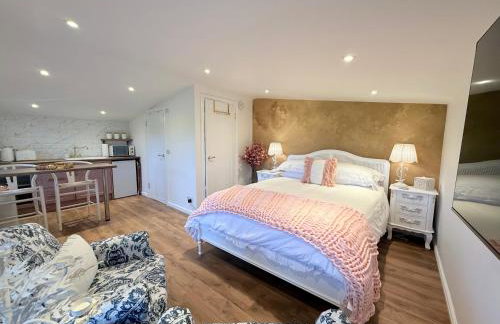 Wild Meadow Cottage - Countryside Views and King Bed - Foto 1