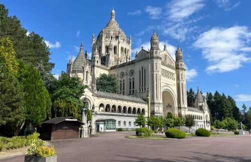Maison charmante avec jacuzzi et cours d'eau - Foto 18