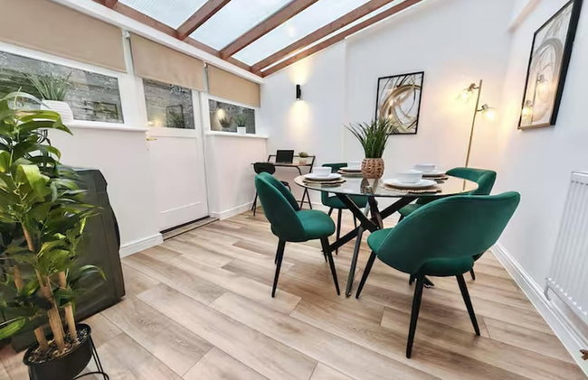 2-Bed Apartment - For Contractors & Business Travellers - Long Stays Welcome - Photo 48