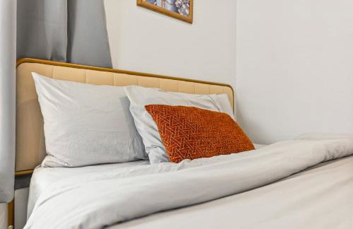 Los Angeles charming big house, king bed, parking, EV - Photo 22