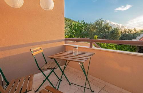 Omalia Apartment - Photo 7