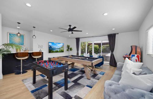 NEW Lux 5BR Villa Near Disney, Knotts, LA, OC with Hot Tub & Games - Photo 49