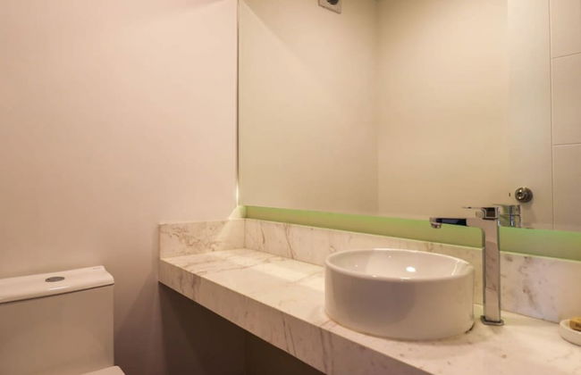 w Fascinating 1BR With Balcony in Miraflores - Photo 43