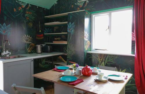 The Writer's Studio (stylish garden guesthouse) - Foto 6