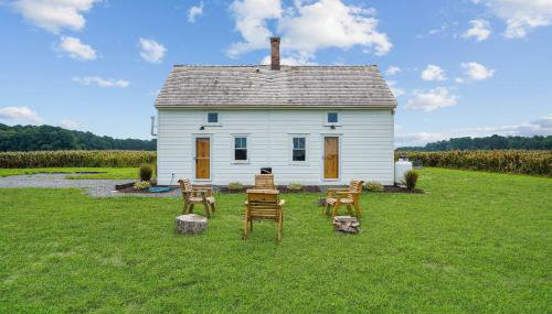 Charming 2BR with Fire Pit on Farm - 10 Min to Wharf - Foto 3