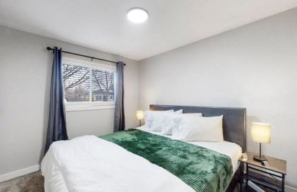 Modern Family Home with Three King Beds Near VA & Anschutz - Foto 8