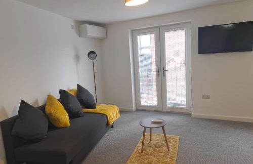 Superb modern flat in Northampton, parking &EV - Photo 7