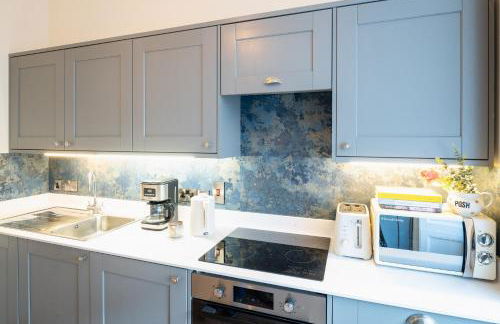 Stylish Retreat in Central Lyme Regis Sleeps 2 plus one - Photo 9