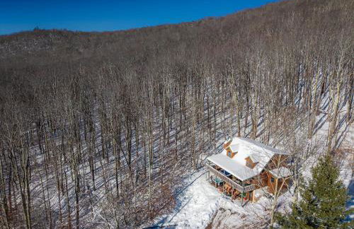 Leaf Peeper's - HUGE deck, pizza oven, Pac-man! - Photo 6