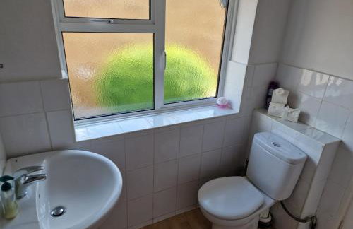 Millmead Apartment in central Guildford with parking - Photo 3