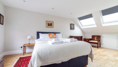 Stylish 3 BDR apartment wfree parking and garden - Photo 4