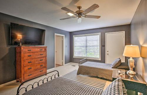 Pet-Friendly Lake Athens Home with Fireplace! - Foto 19