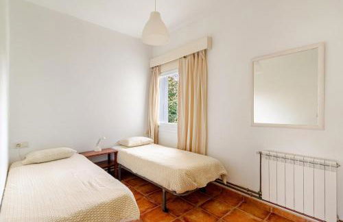 Casa con Jardín Enorme y Vistas Espectaculares Cerca de Pechon - Foto 14