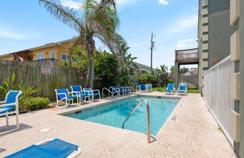 Beautiful 2 Bed 2 bath 1st Floor condo by beach with Pool - Foto 16
