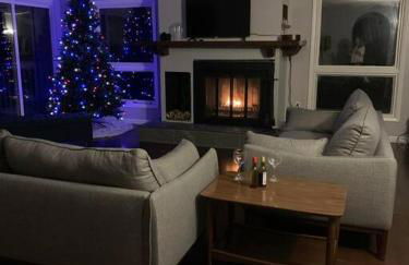 Finn's Hideaway -Modern family river home - Foto 39