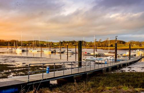 Beautifully Presented 3BR Luxury Apartment - Pass the Keys - Foto 28