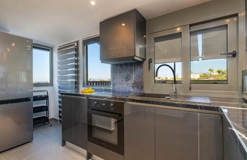 Panorama View Apt with Jacuzzi by 8essentially - Foto 16