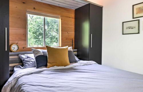 2 Mi to Dtwn Pet-Friendly Austin Studio with Yard - Foto 18