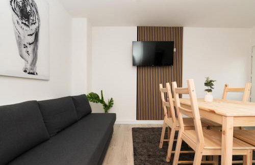 4Bed-House-2Bath-Free Parking-by Holiday Homes - Foto 7