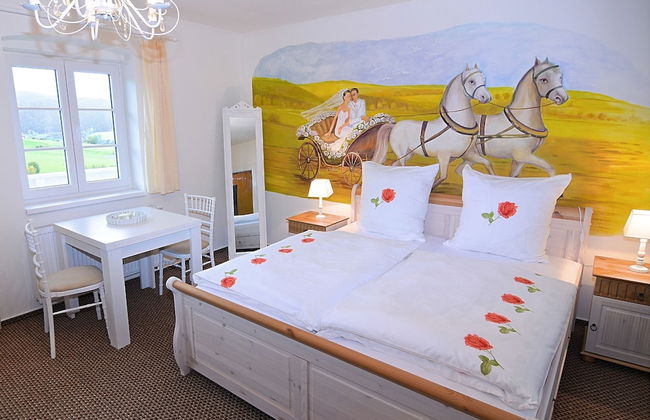 Spacious Villa near Forest in Buchet - Photo 5