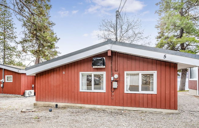 Beautiful Cozy Cabin on Lake Okanagan - Photo 16