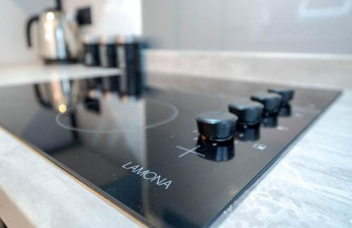 Spacious 3-Bedroom Home Near City Centre with Parking - Foto 22