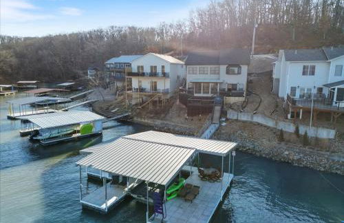 Lakefront Family Retreat w/ Views, Boat Slip - Foto 71